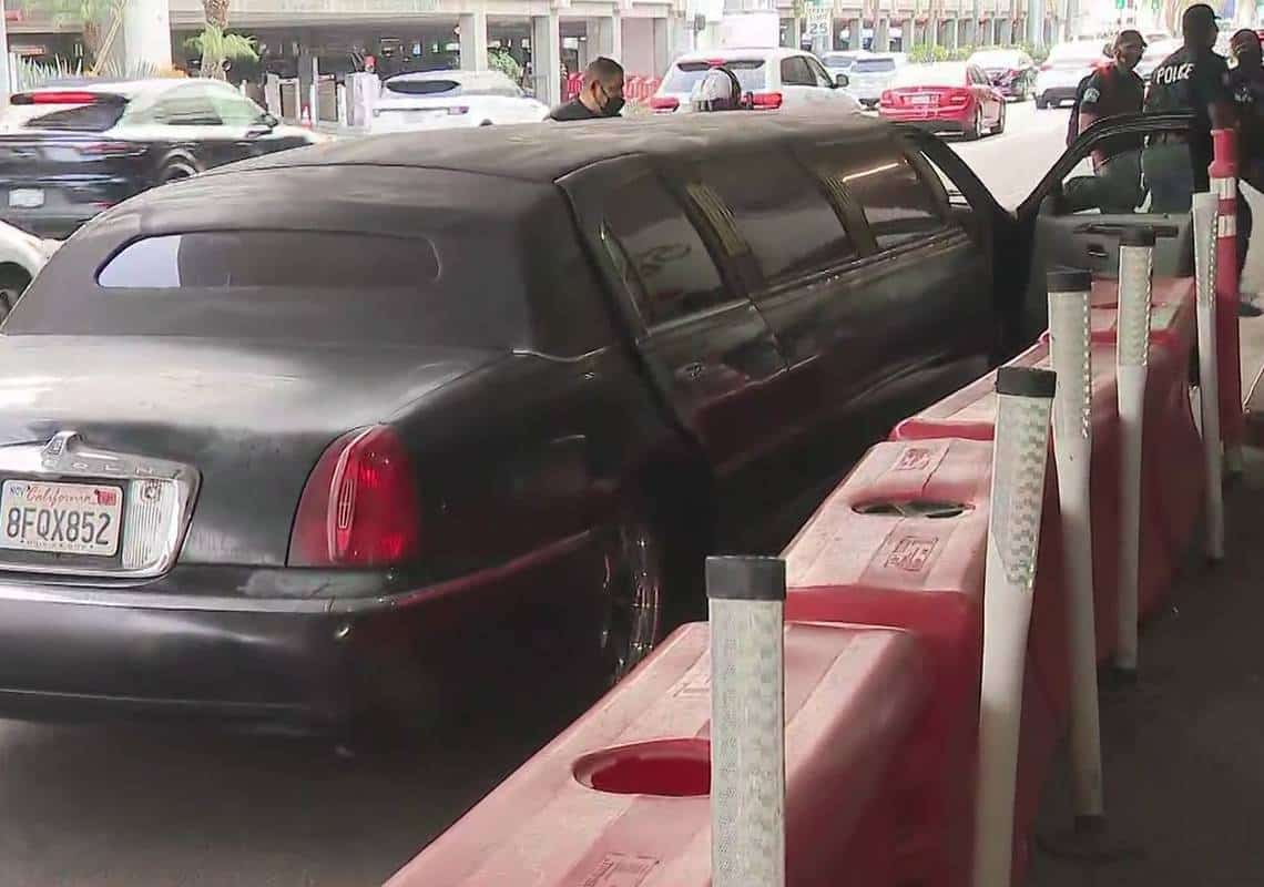 בהלה ב-LAX: לימוזינה ננטשה בכניסה לטרמינל, מאות נוסעים פונו