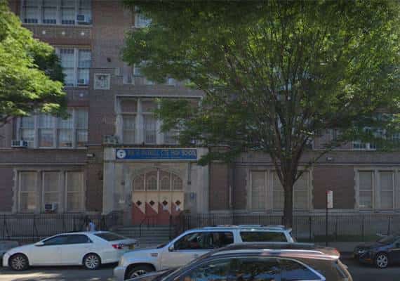 ניו יורק: אקדח טעון נמצא בתיקו של תלמיד 