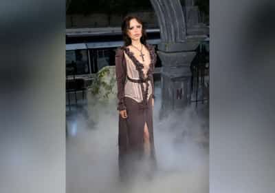 ג'נה אורטגה ללא גבות: מראה נועז וגוטה בפרמיירה של 'וונסדי' 