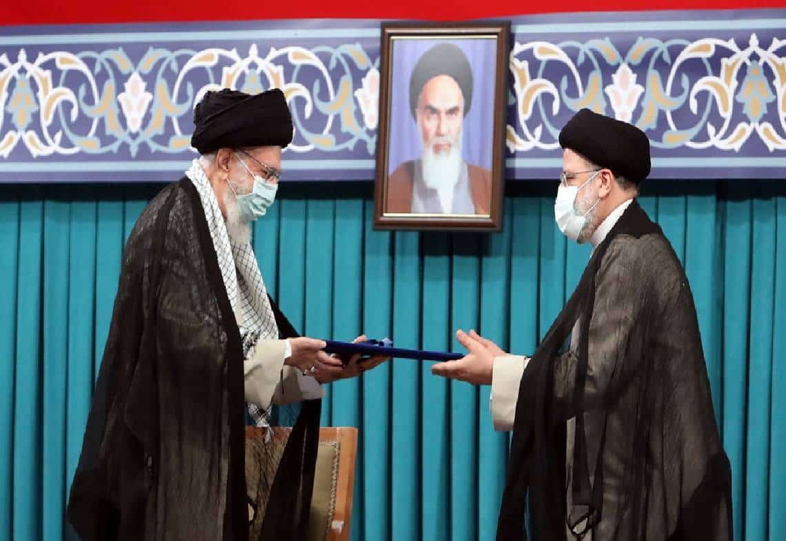 המנהיג החדש של איראן נשבע לאומה: "רמת חיינו תעלה, לא נהיה כפופים לרצון זרים"