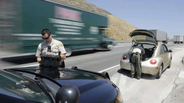 לאחר שהושעתה בשל אכיפה גזענית: יחידת חיפוש הסמים חוזרת לפשיטות בכביש 5 