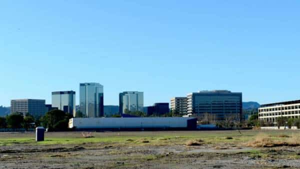 לוס אנג'לס:שטח עצום לפיתוח בגודל 47 אקר נותר פנוי באזור וודלנד הילס, משא ומתן עיקש מתנהל על רכישתו