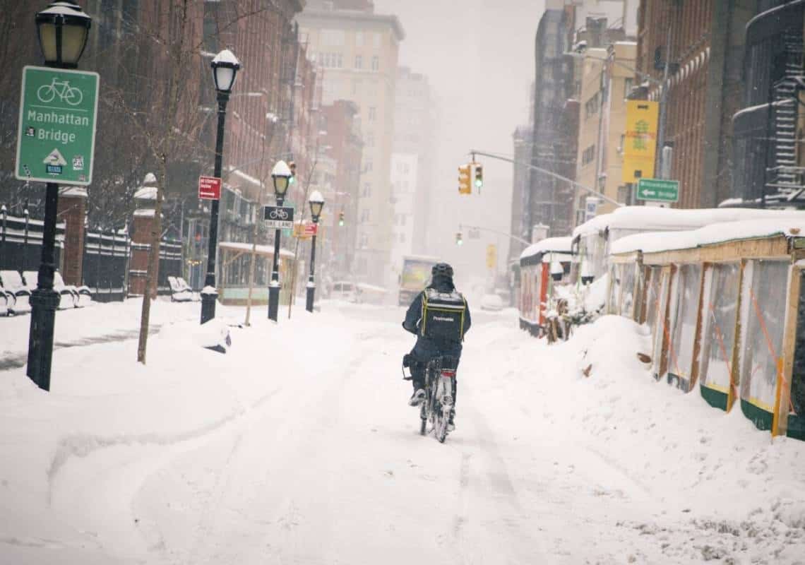 כוננות בארצות הברית: סופת שלגים חריגה בדרך לחוף המזרחי