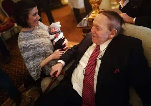 "מלאך שאלוהים שלח לעם היהודי": תושבת לאס וגאס נפרדת משלדון אדלסון שהציל את חיי בנה