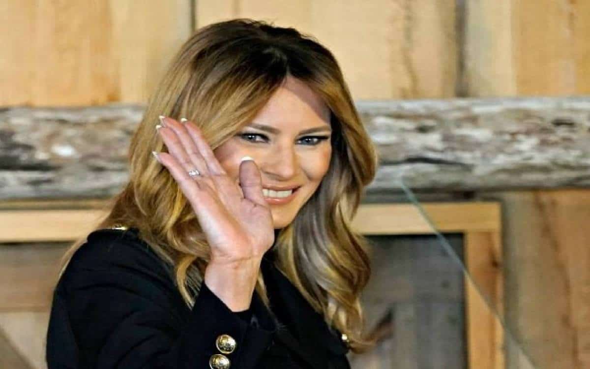 חוזרת לעבודה: מלניה טראמפ פותחת לשכה חדשה בפלורידה