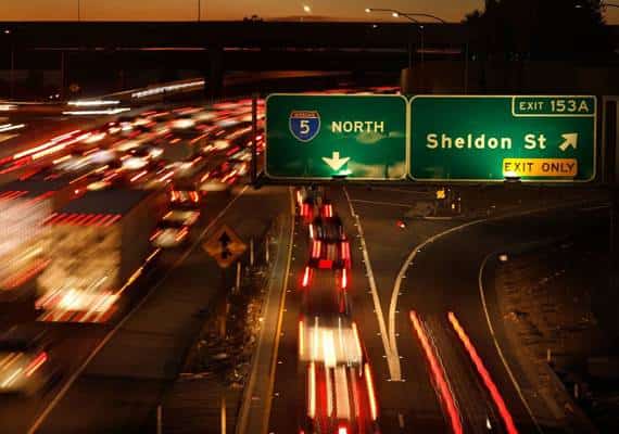  הרשויות בקליפורניה מזהירות- מגורים ליד כבישים מהירים מסוכנים לבריאות 