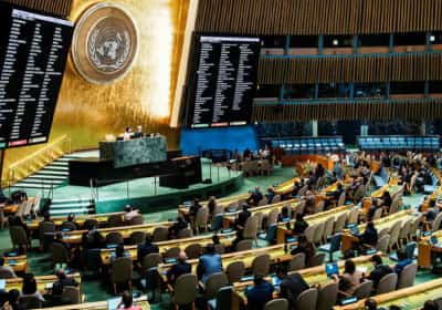 האו"ם אישר ברוב מוחץ: מסלול "בלתי הפיך" למדינה פלסטינית