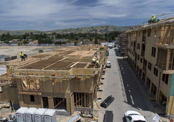 קליפורניה: אחוז האבטלה ירד לשיעורו הנמוך ביותר מזה 42 שנים