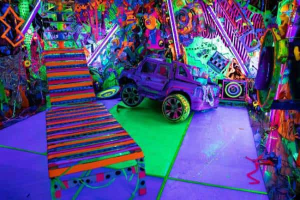 הרחובות נשארים בלוס אנג'לס: כך גם תערוכת "מעבר לרחובות" שתמשך עד סוף הקיץ 