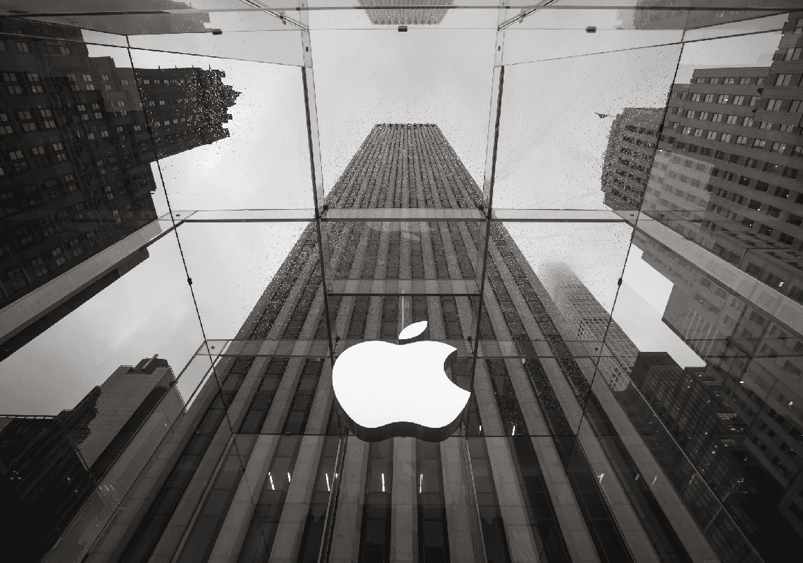 עובד 'אפל' לשעבר מואשם בהונאת החברה ביותר מ-17 מיליון דולר