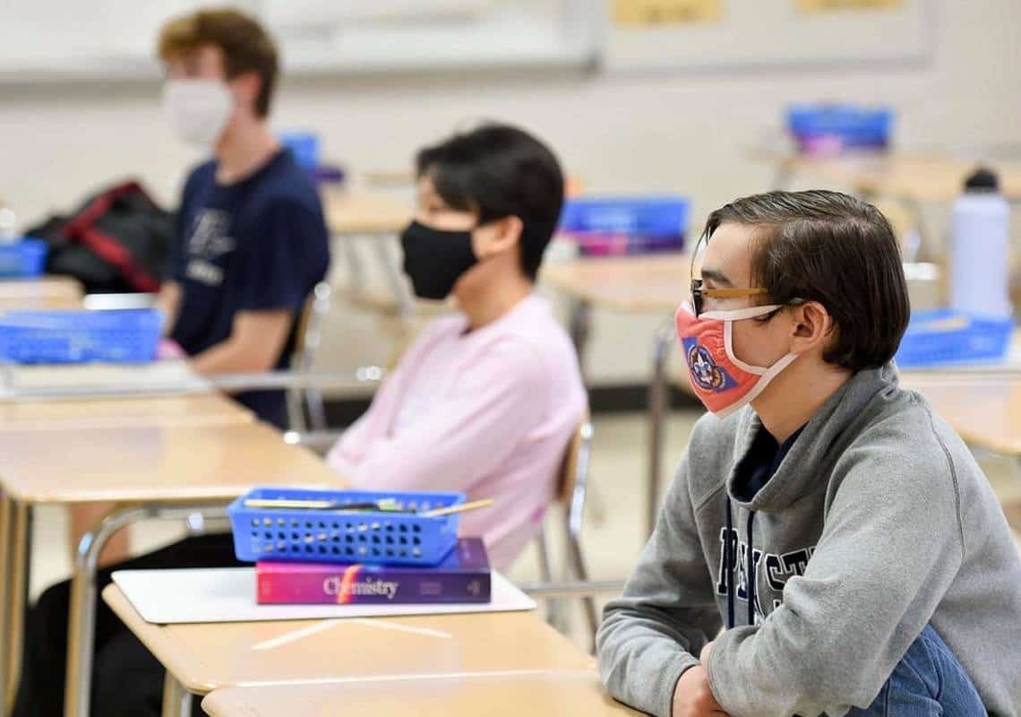 ראש עיריית ניו יורק הכריז: נחייב חבישת מסכות בבתי הספר