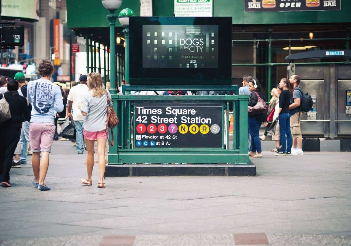 תקרית אלימה בלב ניו יורק: אישה הותקפה בתחנת הרכבת התחתית בטיימס סקוור