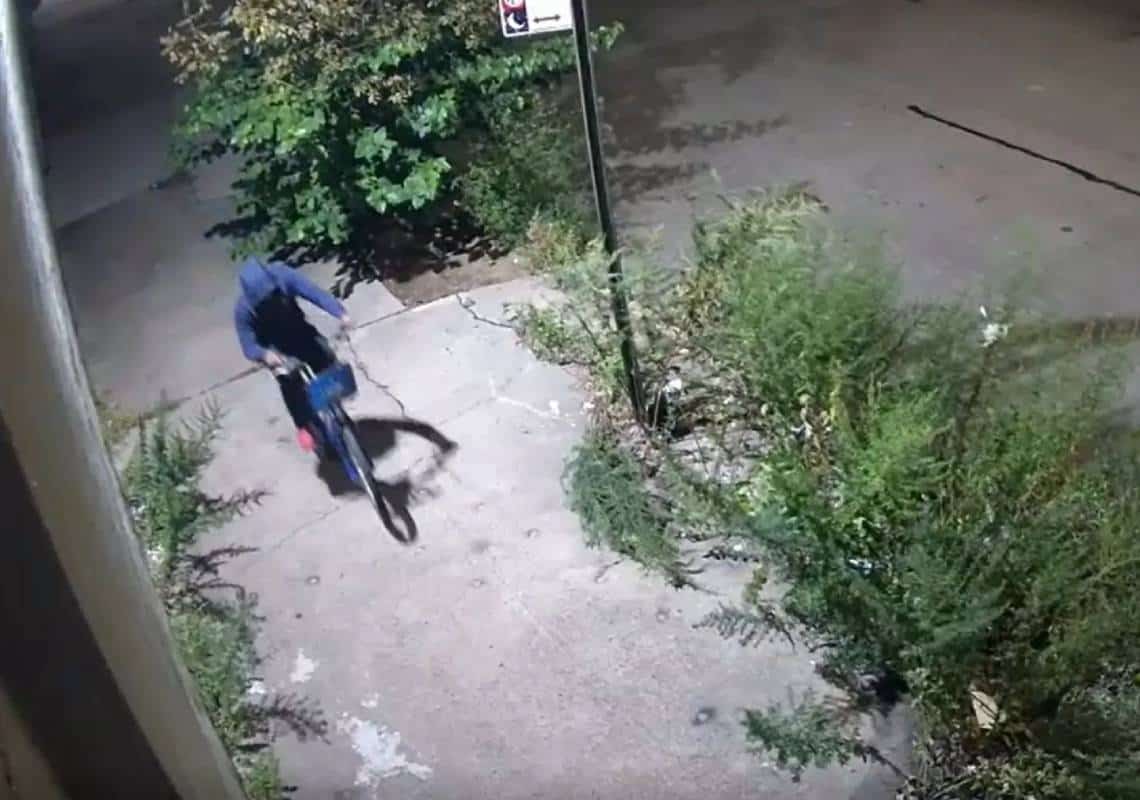 תקיפה מזעזעת ברחובות ניו יורק: צעירה נאנסה באיומי אקדח בברוקלין