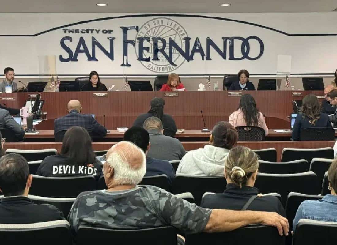 "נגד הזרם": מועצת העיר סן פרננדו דוחה במפתיע הצעה להפוך ל"עיר מקלט" למהגרים