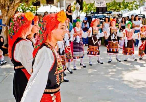 לוס אנג'לס: שלושה ימים של מוסיקה, אוכל וריקודים יוונים אותנטיים בפסטיבל היווני השנתי