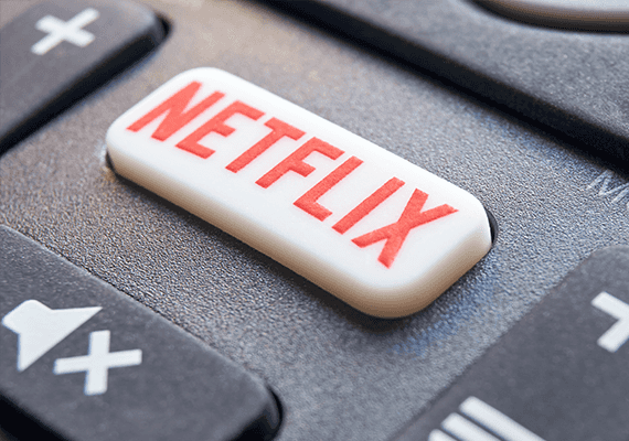 שווה צפייה בנטפליקס: הסדרות והסרטים החמים ביותר שיראו אור בחודש מרץ