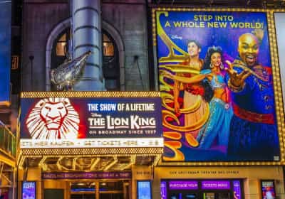 חוויה חד פעמית - וחינמית: ברודוויי עולה על הבמה בטיימס סקוור