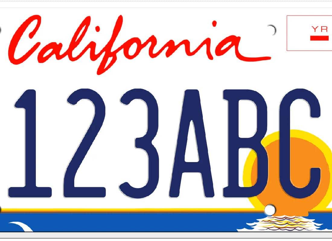 לקליפורניה נגמרות הספרות: שינוי היסטורי במספרי רישוי הרכב בשל מלחמת הסחר