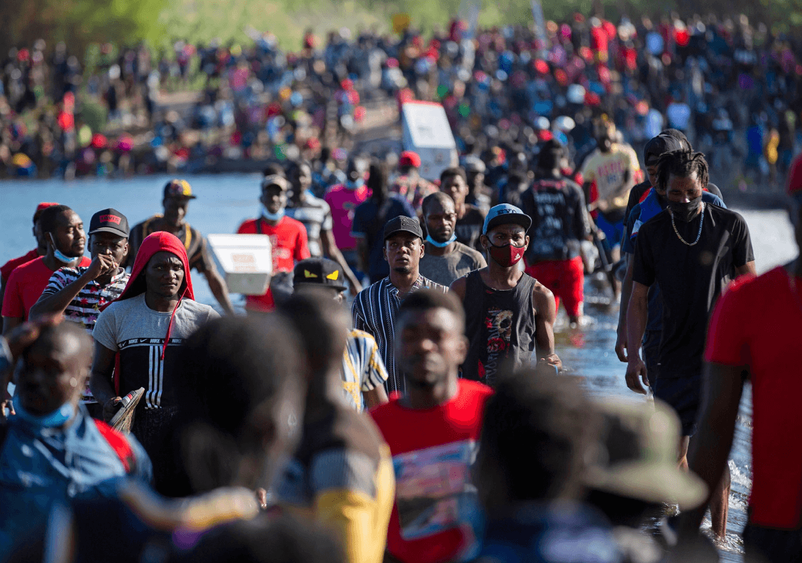 עשרות אלפי מהגרים מהאיטי הגיעו לגבול בפחות משבוע - מעבר דל ריו נסגר זמנית