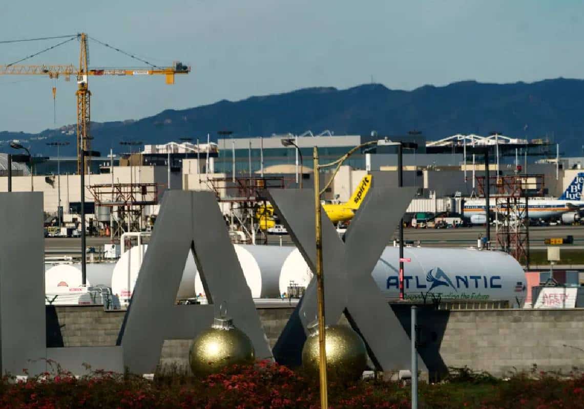 "סיפור הזוי": ישראלי טס ללוס אנג'לס בלי דרכון או כרטיס - עלול לבלות שנים מאחורי סורג ובריח