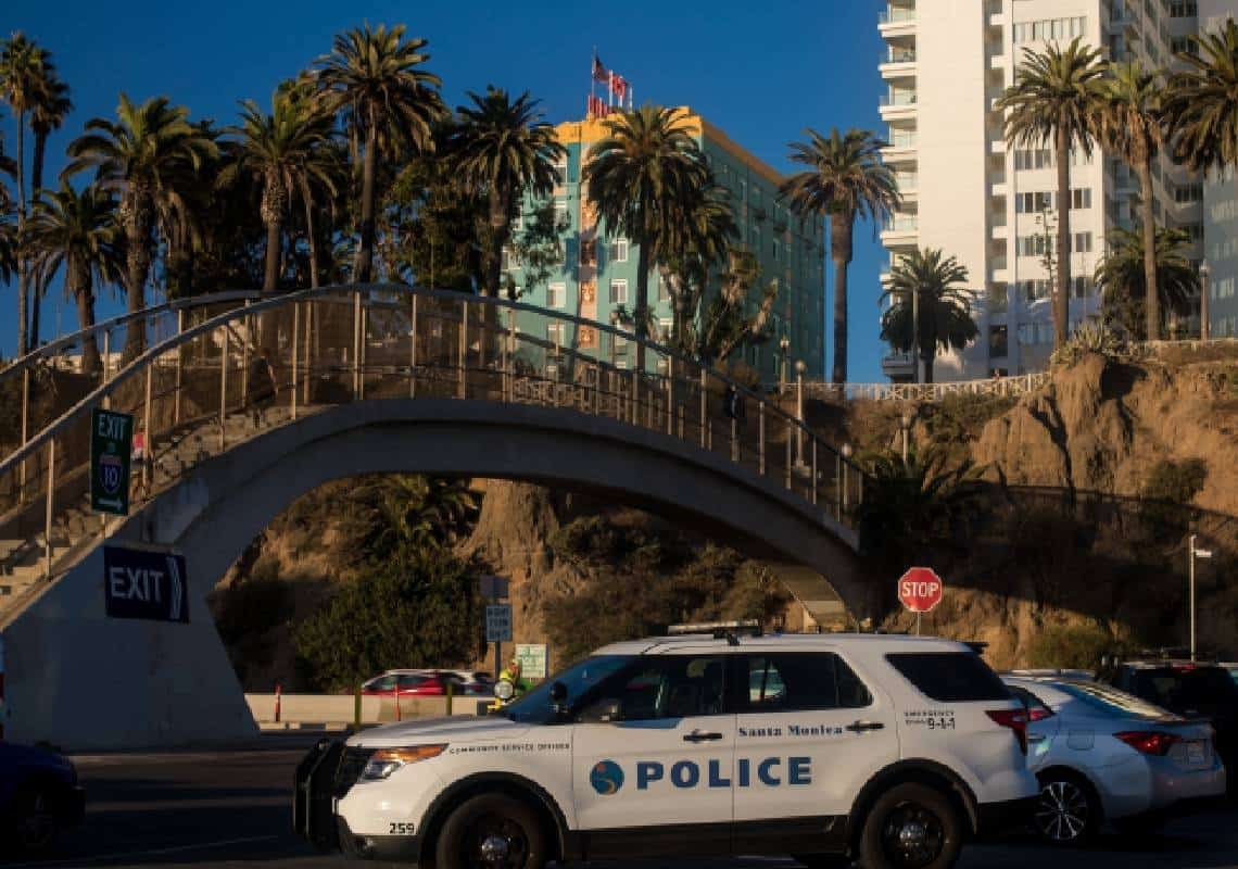 מחוז לוס אנג'לס: משתתפת ב"הישרדות" הותקפה ונדקרה ע"י חסרת בית