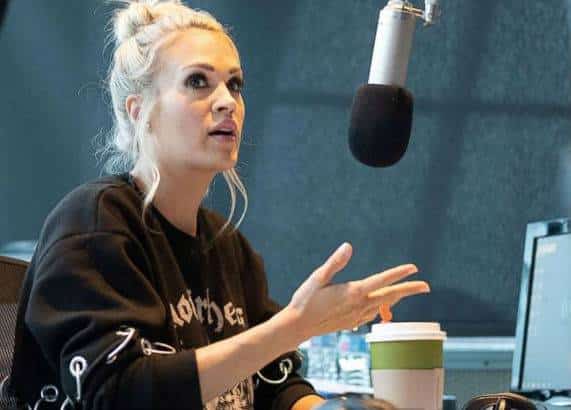 הצלקת, עם חמישים התפרים שבוצעו בפניה של זמרת הקאנטרי, קרי אנדרווד, מחלימה בהדרגה