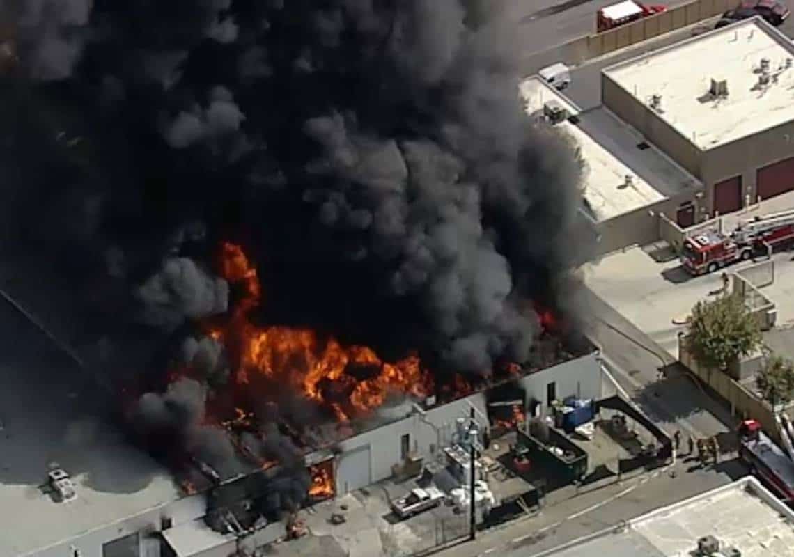 ואלי לוס אנג'לס: מניין ההרוגים בשריפה בקנוגה פארק עלה ל-2