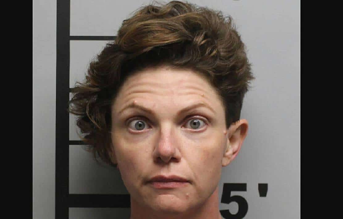 "מורת השנה" קיימה יחסי מין עם תלמיד בשירותי בית הספר, במשרד, ובביתה