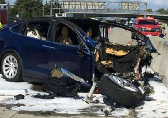 מניה בירידה: הרשויות הודיעו שבכוונתם לחקור את התאונה בקליפורניה ומניות טסלה צנחו בשמונה אחוזים