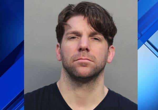 הזמין באלפי דולרים על חשבון החדר ואז צצה הבעיה: הוא לא אורח המלון