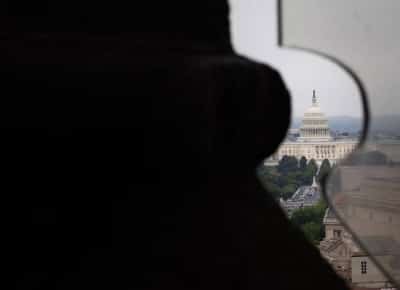 הסנאט מאשר את חוק המס הענק של טראמפ. המשמעות: העברת רכוש מהעניים לעשירים