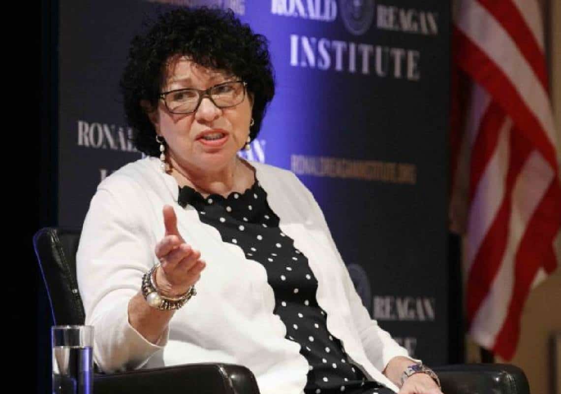 "פייק ניוז דמוקרטי": שופטת טענה - "100,000 ילדים מונשמים בגלל הקורונה", בפועל? 4000 ילדים שרובם במצב יציב