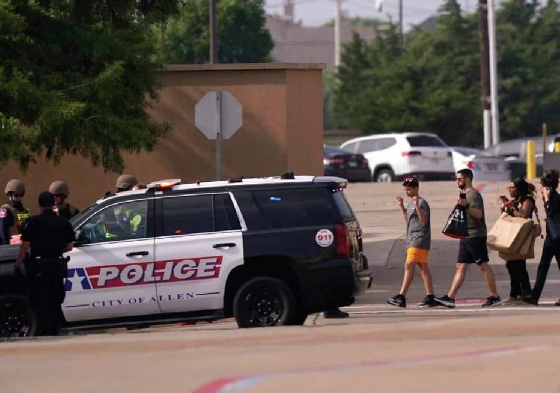 טבח במתחם אאוטלטים בטקסס: 8 נורו למוות, 3 נפצעו באורח אנוש