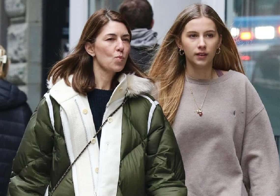 אופס: הבת של סופיה קופולה שכרה מטוס על חשבון ההורים ונענשה