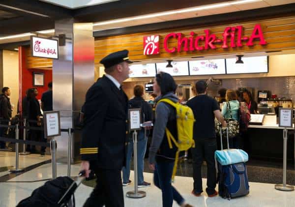  רשת המזון המצליחה מוחרמת משדות התעופה