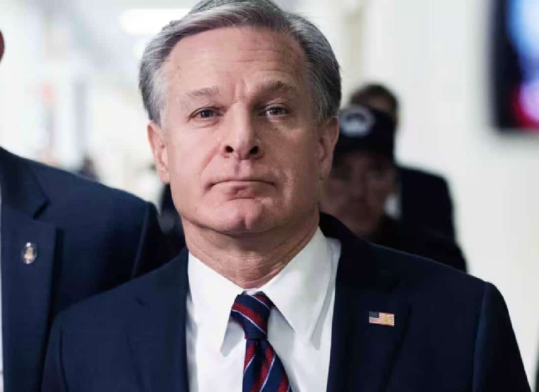 רעידת אדמה בוושינגטון: ראש ה-FBI מתפטר על רקע איומי טראמפ להדיח אותו