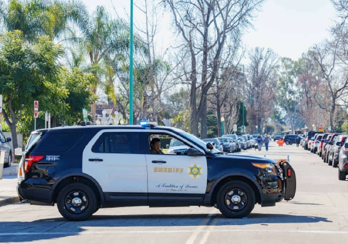 כתובות נאצה ואיומים התגלו בבית ספר בלוס אנג'לס: כוחות משטרה רבים הוזעקו למקום