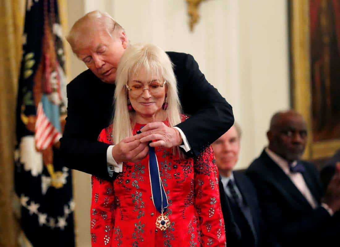 חיילים מגנים את טראמפ: אמר שמדליית הנשיא לחירות היא "הרבה יותר טובה" ממדליית הכבוד הצבאית 