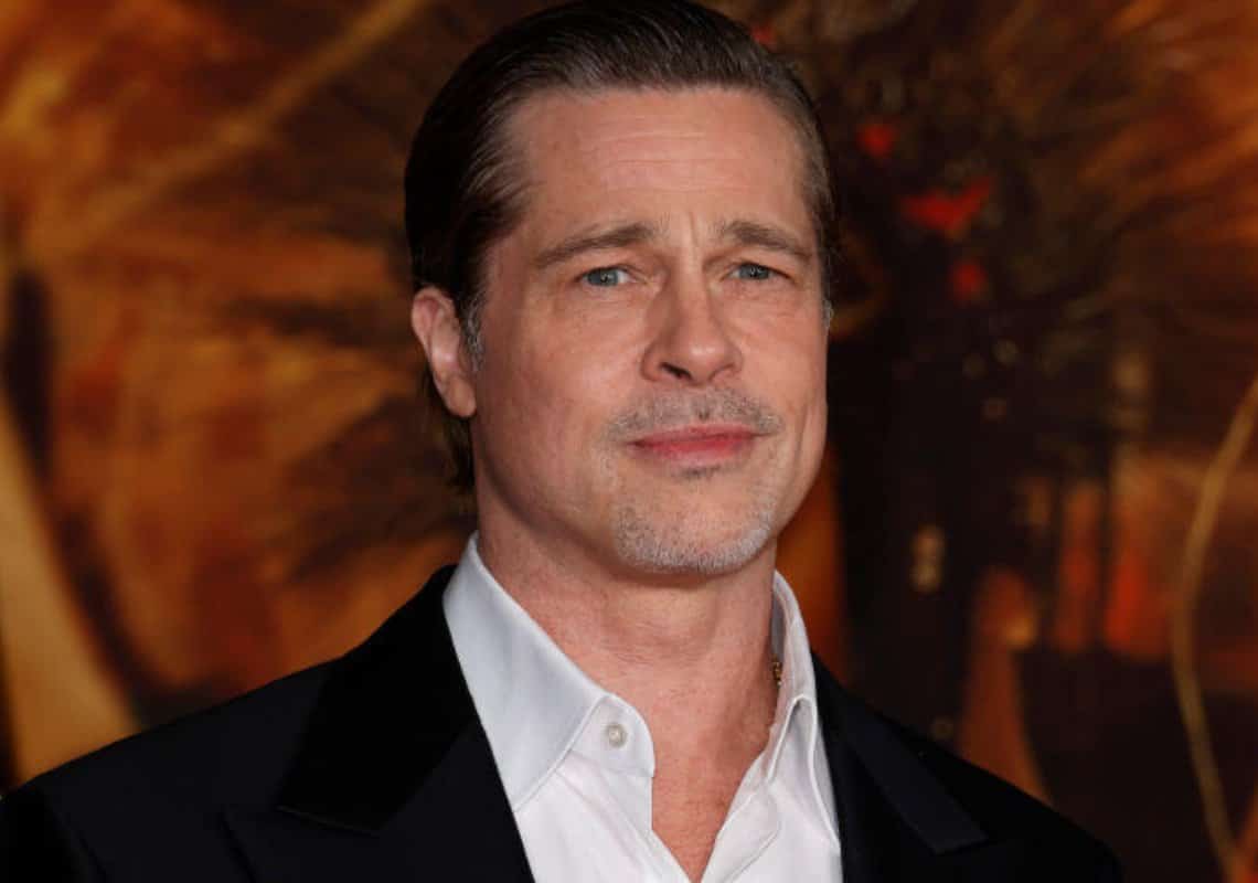 בראד פיט חוגג 59 עם בת זוגו החדשה: ״היא אדם מאוד פרטי״