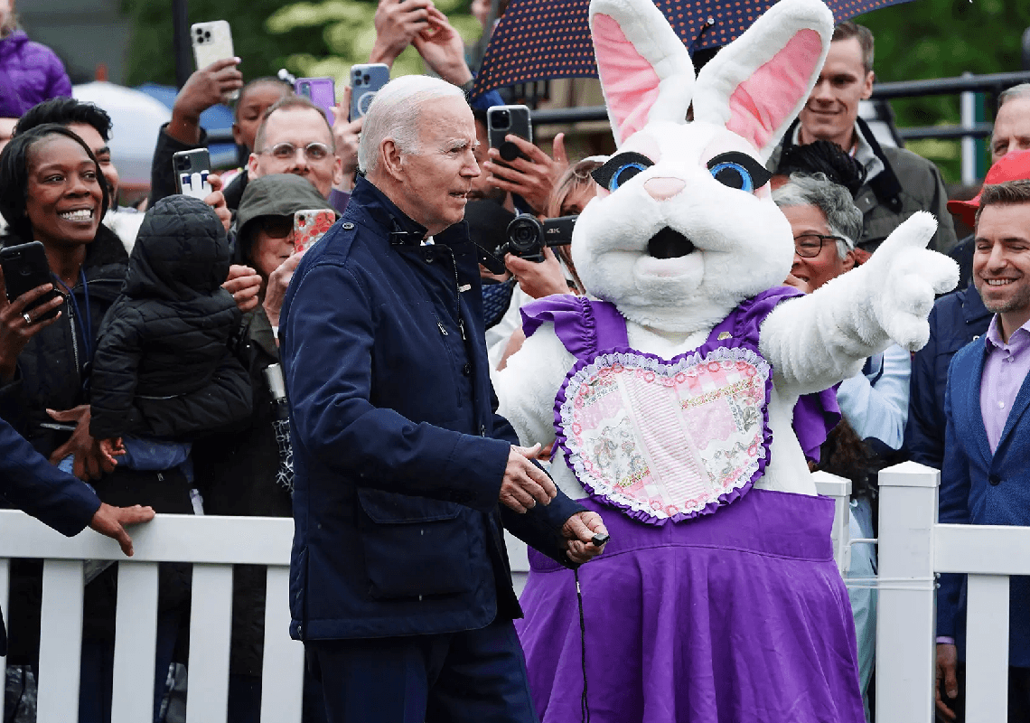 הארנב הגואל: כך ביידן התחמק מלענות על שאלות העיתונאים