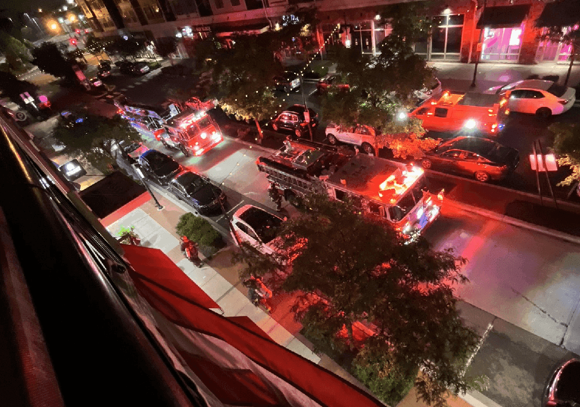 וושינגטון DC: מצוד אחר חשוד שהשליך מטעני חבלה ובקבוק תבערה על עסקים 