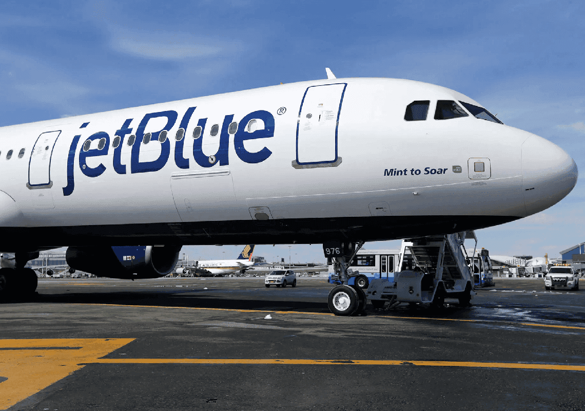 הטרדה מינית בטיסה בין לוס אנג'לס לבוסטון: גבר נעצר לאחר ששתי נשים התלוננו נגדו