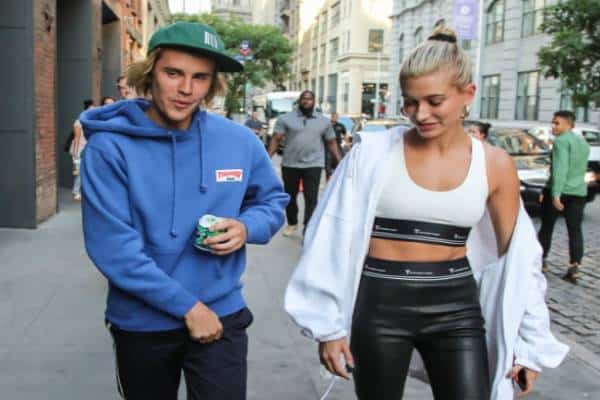 למודאגים שביניכם אנחנו שמחים להודיע: ג'סטין ביבר והיילי בולדווין יקיימו חגיגת חתונה