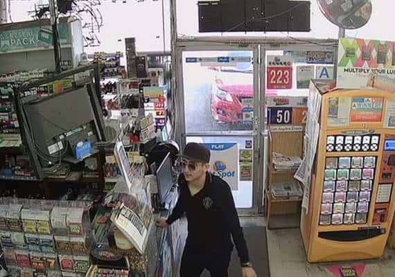 משטרת לוס אנג'לס פרסמה את תיעוד החשוד במעשי שוד מזוין באזור ה"וואלי"