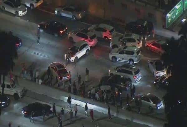 המלחמה הגיעה ללוס אנג'לס: כביש 101 נחסם על ידי מפגינים למען זכויות העם הארמני