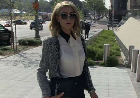 פריס הילטון התייצבה בבית המשפט להקראת גזר הדין של האקרית שגנבה ממנה כסף ותמונות עירום