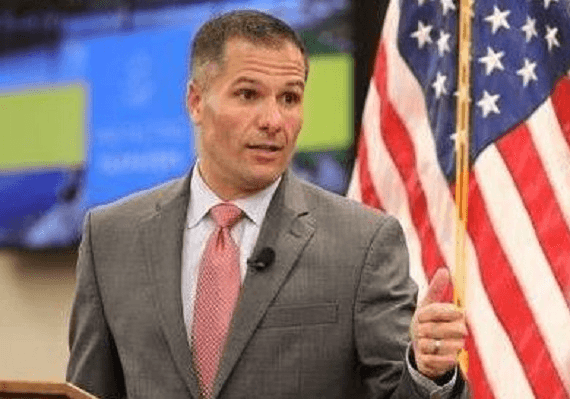 ניו יורק: המועמד הרפוב' למושל פתח 'מלשינון' לדיווח על שחיתות של קואומו