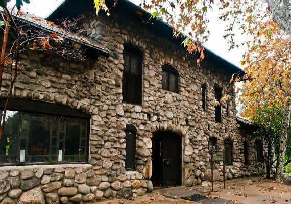 בר מצווה לפסטיבל לומיס: האירוע שחוגג את הגיוון האתני של לוס אנג'לס, בשירה אמנות וריקוד