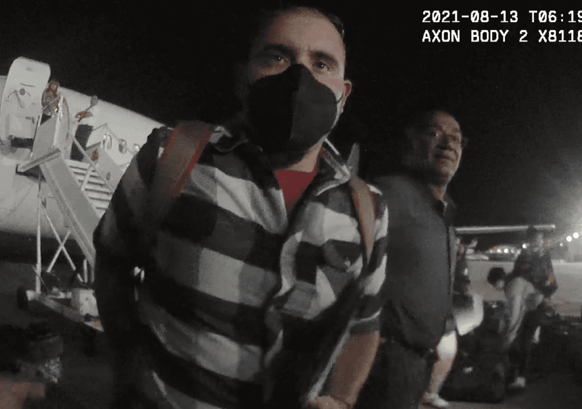 מחוקקים מניו יורק במכתב לביידן: "תפסיק לאלתר את טיסות המסתננים מהגבול הדרומי אל המדינה"