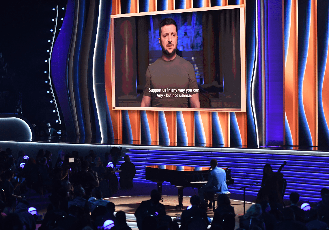 זלנסקי נאם בטקס הגראמי: "המוזיקאים שלנו לובשים שריון במקום טוקסידו"